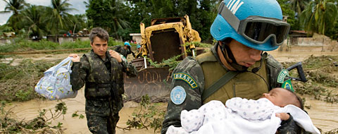 Żołnierz brazylijskiego batalionu Misji Stabilizacyjnej ONZ na Haiti - MINUSTAH.
